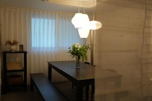 Modern hanok 6 minutes Hongik Station 3BR 1BT