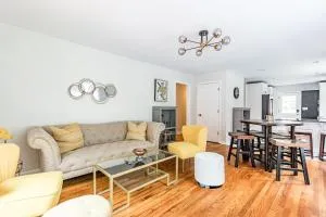 Secluded Cabin Retreat 15 min from Dtown Raleigh - Garner