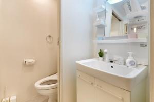 YXD202 Direct Skytree convenience facilities