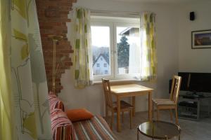 Topwohnung 45m2 oder weißes Zimmer 15 m2 - Nähe Grünberg