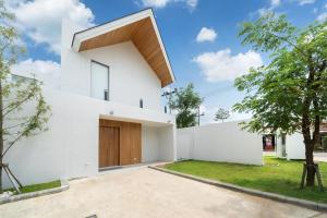 Exclusive Living in Designer 4BR Pool Villa in Lux Pride 2 V11 Residence, Near Laguna