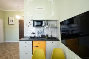 Petite Visite No 18A i 18B