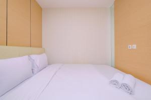 Best Deal 2BR Apartment at Cinere Bellevue Suites By Travelio