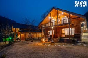 StayVista at Amanat with BBQ, WiFi