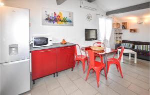 Maisons de vacances One-Bedroom Holiday Home In Aubignan : photos des chambres