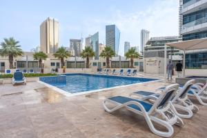 Free housekeeping visits during your stay - StayShort - 1 Bedroom that Sleeps 4 with Great City Views