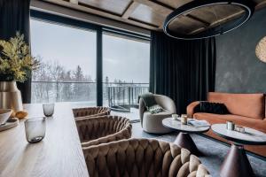 Crystal Pine Spa Villas - LoftAffair Collection
