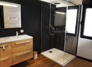 Chalets Chez Mimile , au calme , proche centre , wifi : photos des chambres