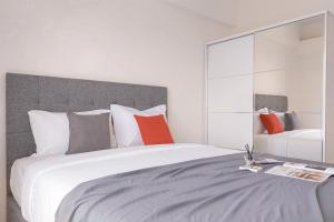 Good Choice and Comfy 2BR Sky House BSD Apartment By Travelio