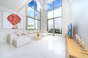 New Elegance & Tropical Luxury - 4BR Pool Villa in Lux Pride 2 V8 Residence, near Laguna