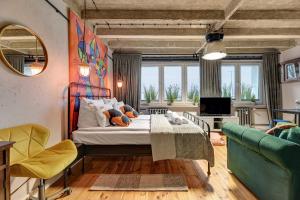 Cats & Crafts Loft by Downtown Apartments