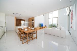 Modern Elegance & Tropical Vibe - 4BR Pool Villa in New Build Residence Lux Pride 2 V10