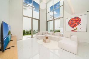 Exclusive Living in Designer 4BR Pool Villa in Lux Pride 2 V11 Residence, Near Laguna