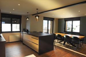 Chalets Chez Mimile , au calme , proche centre , wifi : photos des chambres