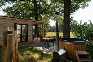 Nature lodge with sauna and hot tub 2 - Resorts, Zuna
