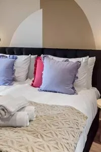 Boutique Studio Sanctuary with Bespoke Kitchenette - London