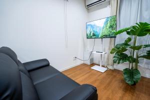 Japanese style single-family house, three floors, 75 square meters, three bedrooms and one living room