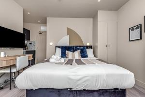 Delightful Studio Suite with Modern Kitchenette