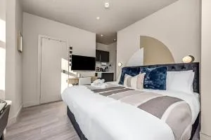 Delightful Studio Suite with Modern Kitchenette - London