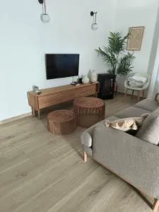 Bonita casa con jardín y piscina - Valdeolmos