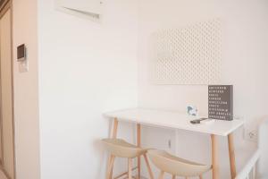 Comfy and Best Deal Studio Sky House BSD Apartment near AEON By Travelio