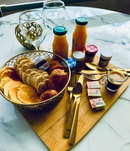 Beautiful Cannes Beachfront Apartment 4 pers