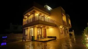 Cascade Farmhouse - Kārli