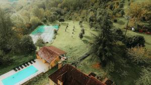 Maisons de vacances Grande maison pour 16 avec piscine et tennis : photos des chambres