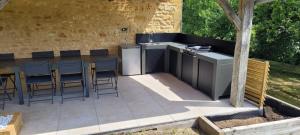 Maisons de vacances Grande maison pour 16 avec piscine et tennis : photos des chambres