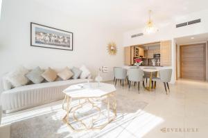 Everluxe Holiday Homes Rental 1BR Madinat Badr