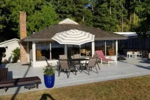 Beach Escape on Mutiny Bay by AvantStay Beachfront - Port Ludlow