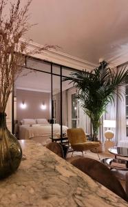 Elegant Suit in Montmartre by an Architect