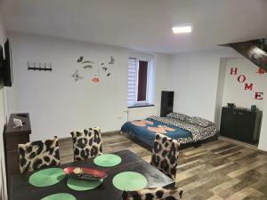 Apartamente de inchiriat Lucky House