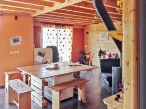 Maison de campagne à Gap avec vue sur la montagne.