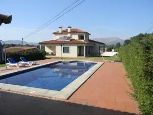 Welcoming villa in Santa Leocádia, private pool 475 m² - Lanheses