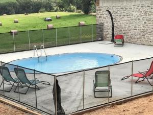 Maisons de vacances Maison charmante a Puygaillard-de-Quercy avec piscine privee : photos des chambres