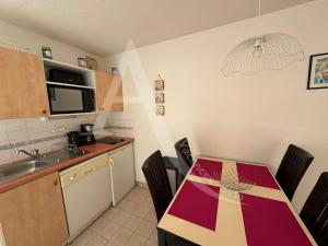 STUDIO 4 PERS, PKG, 1ERE LIGNE MER, PISCINE, TENNIS