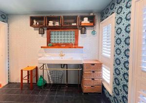 NEW Serene Modern Oasis