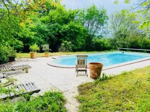 Villa spacieuse à Prailles-La Couarde avec piscine privée 100 m² ! - Aigonnay