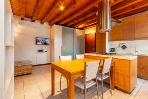 Space and Comfort for 5 - Your Ideal Retreat in Mestre