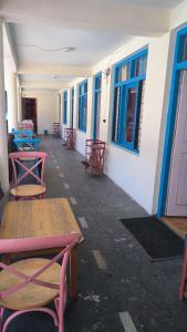 Gaurav Guest House, Old Manali - Riverside Property !! River & Mountain View !!