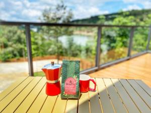 Lakefront Wooden House Getaway, Gia Nghia, Dak Nong