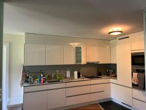 Riverside Mountain Retreat