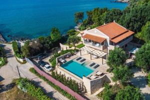 Villa Seawave by Villa Plus