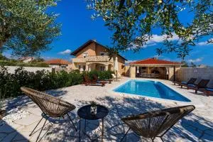 MY DALMATIA - Holiday home Briscola with private pool and amazing outside kitchen - Lađevci