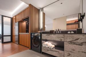 Intercity Hotel Shanghai Xuhui Binjiang International Media Port