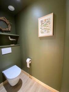 B&B / Chambres d'hotes Maison M, chambre privee acces jardin piscine et jacuzzi pres de La Rochelle : photos des chambres