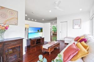 Rainforest Retreat Top Haven with Bushland Views