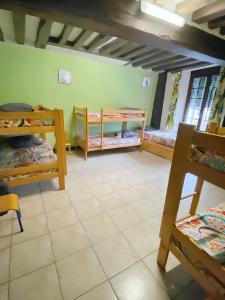Maisons de vacances Maison spacieuse a Viarmes avec grand jardin et climatisation : photos des chambres