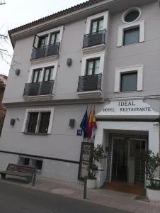 Hotel Ideal - Casas de los Pinos